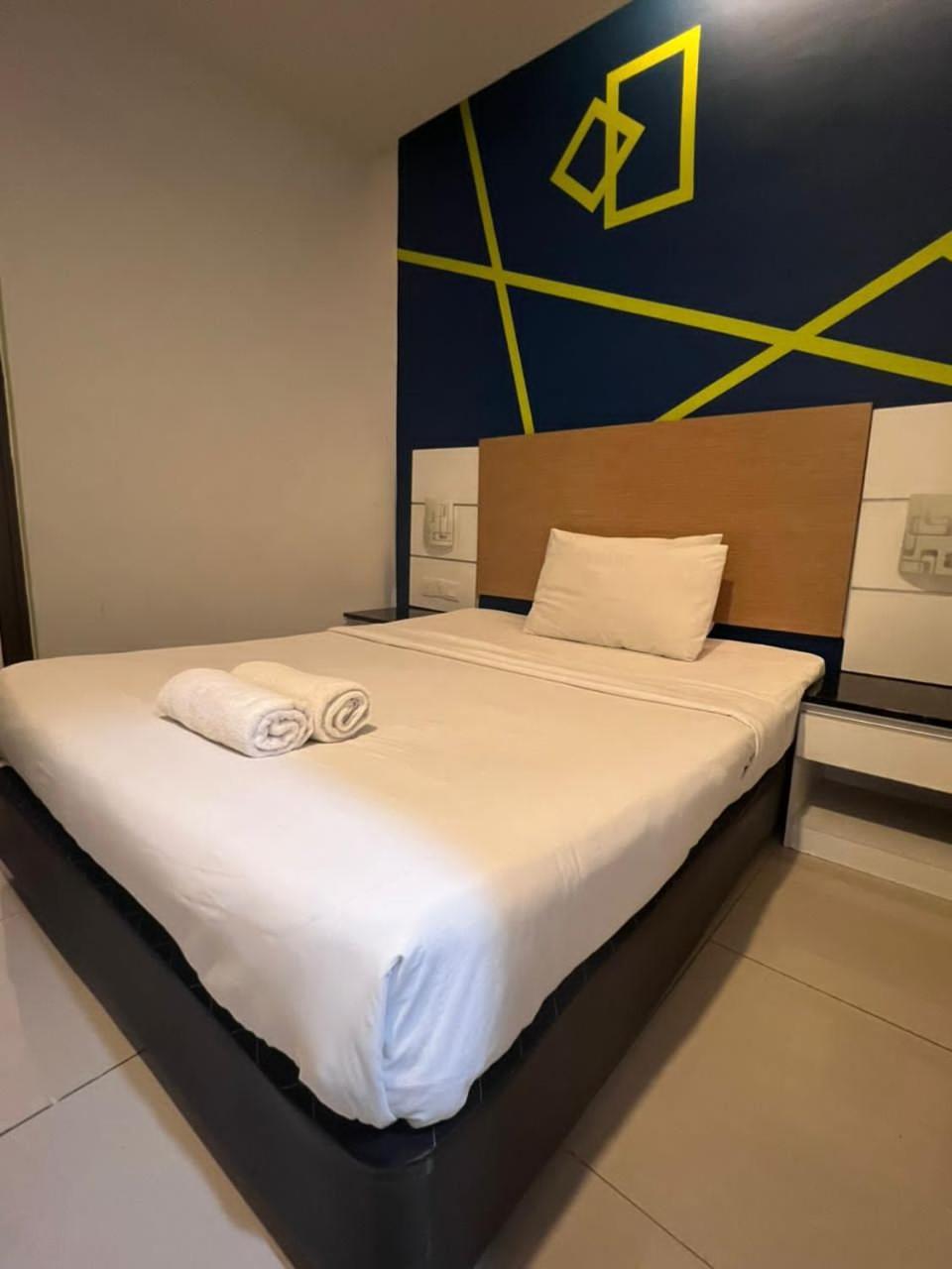 Bangi Business Hotel Kampong Sungai Ramal Dalam Exterior photo