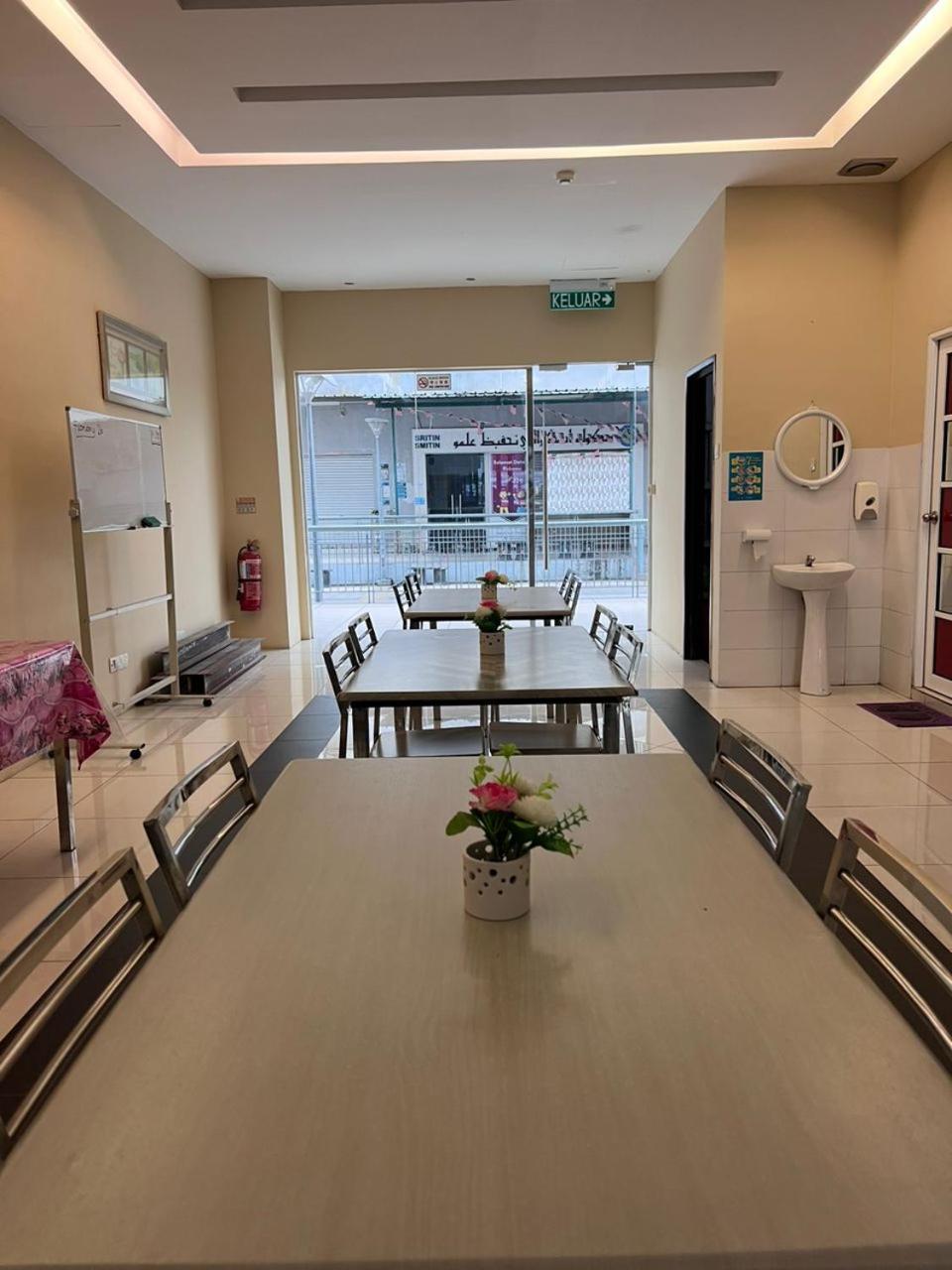 Bangi Business Hotel Kampong Sungai Ramal Dalam Exterior photo