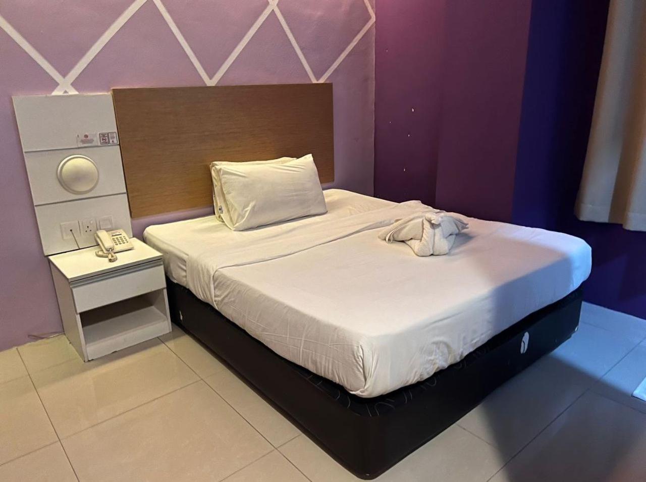 Bangi Business Hotel Kampong Sungai Ramal Dalam Exterior photo