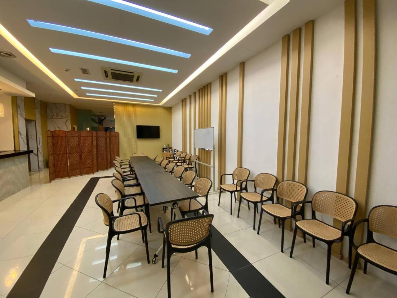 Bangi Business Hotel Kampong Sungai Ramal Dalam Exterior photo